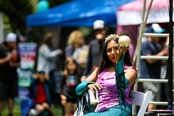 Mermaid Performs at Hullabaloo
