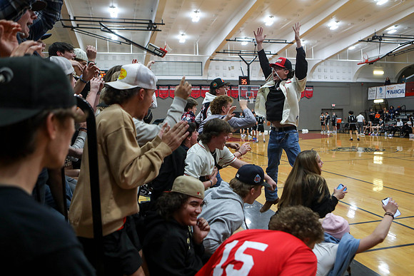 CHS Students Rally for Team